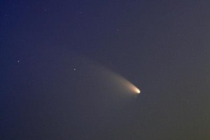 Kometa C/2011 L4 widoczna na wieczornym niebie 16 marca 2013 r.